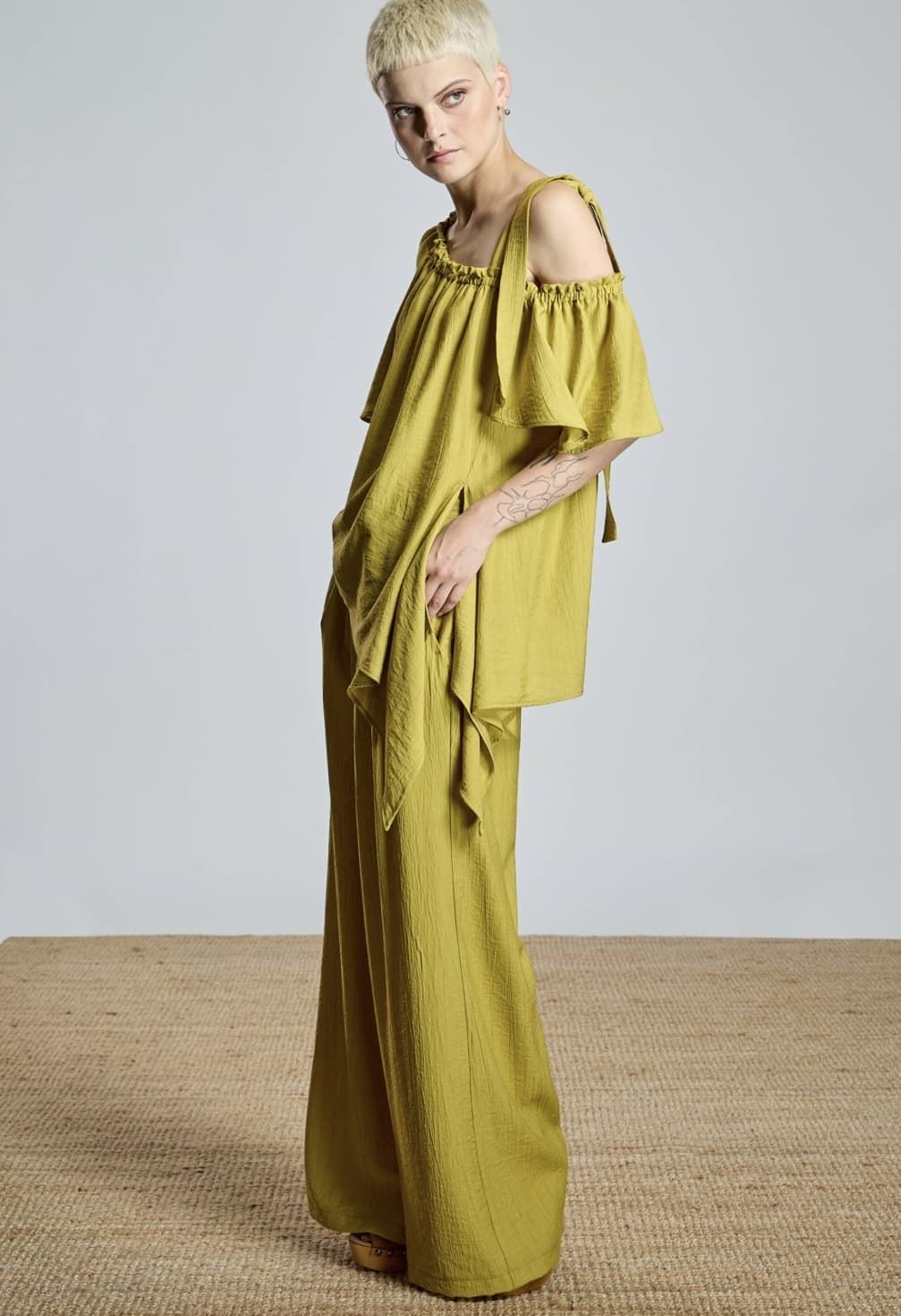 Pantalón Alba Conde 2504-419-60 verde oliva - Imagen 3