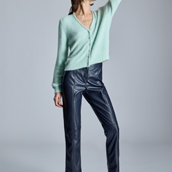 Pantalón Alba Conde 5508-102-30 efecto piel azul marino - Imagen 1