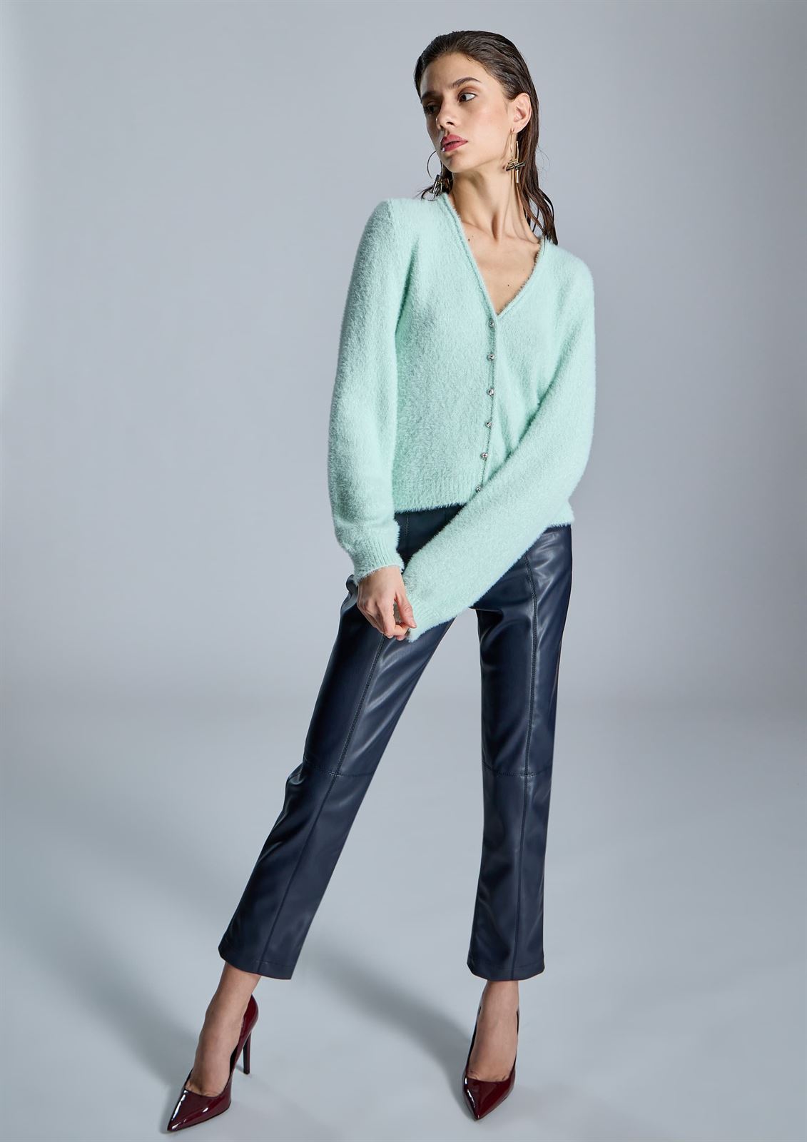 Pantalón Alba Conde 5508-102-30 efecto piel azul marino - Imagen 3