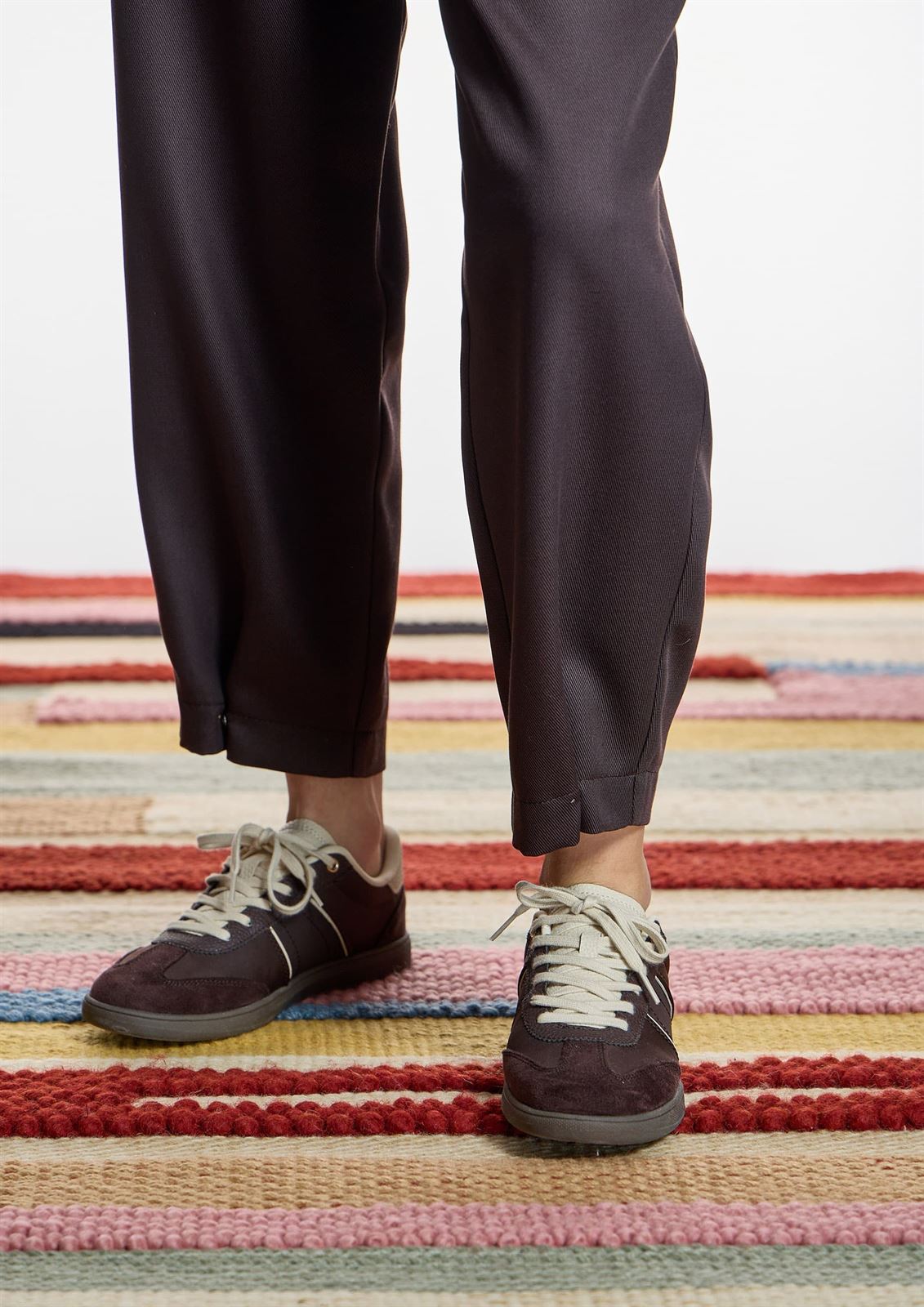 Pantalón Alba Conde 6511 marrón chocolate - Imagen 4