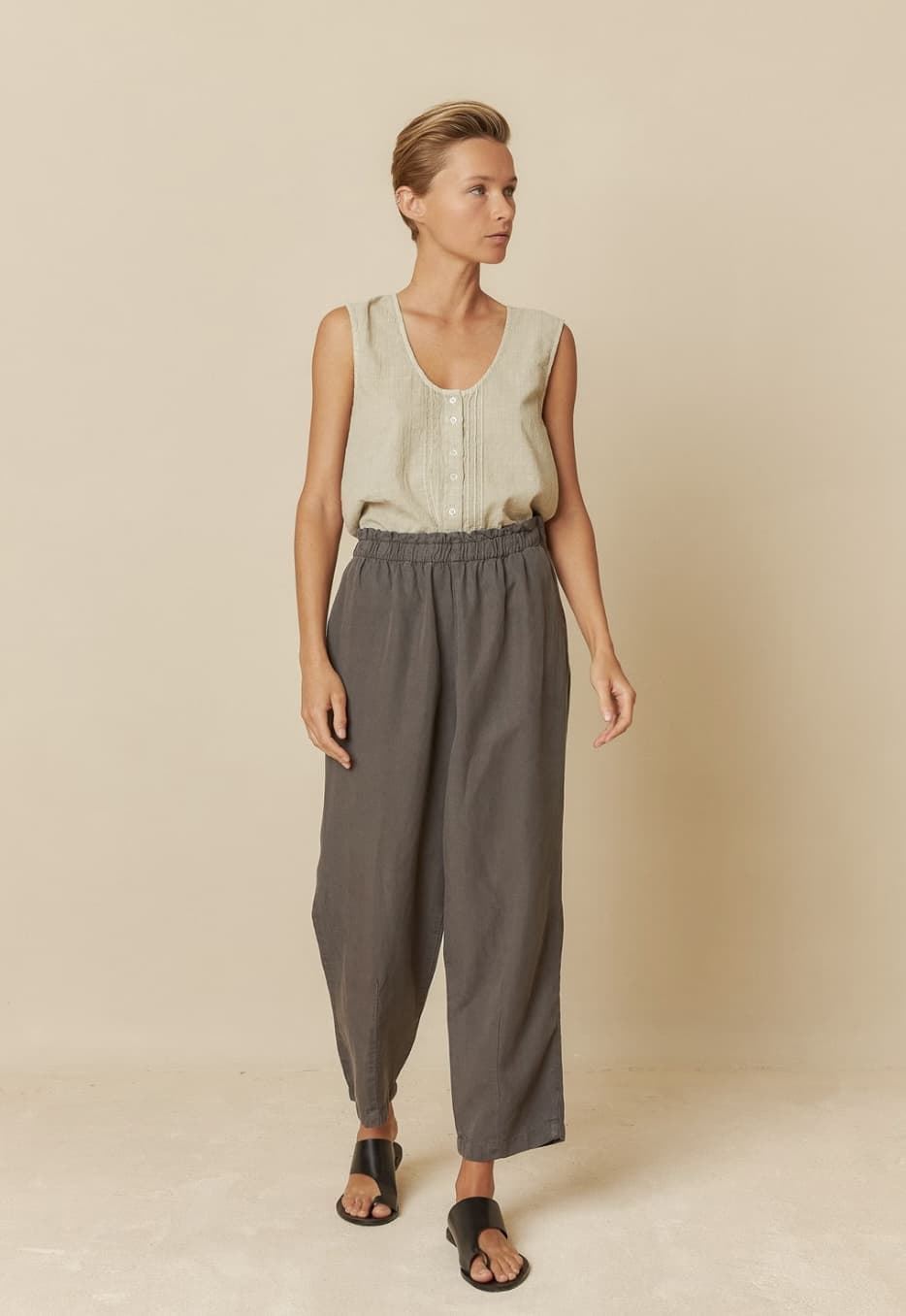 Pantalón Indi & Cold 561 sof casual gris carbón - Imagen 2