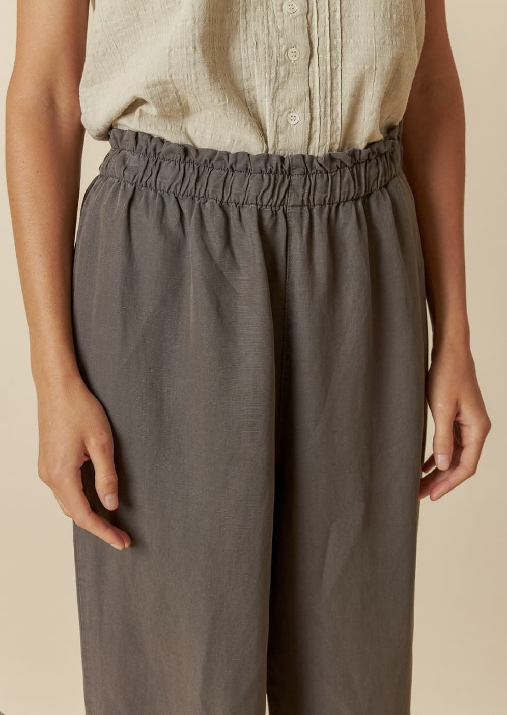 Pantalón Indi & Cold 561 sof casual gris carbón - Imagen 3