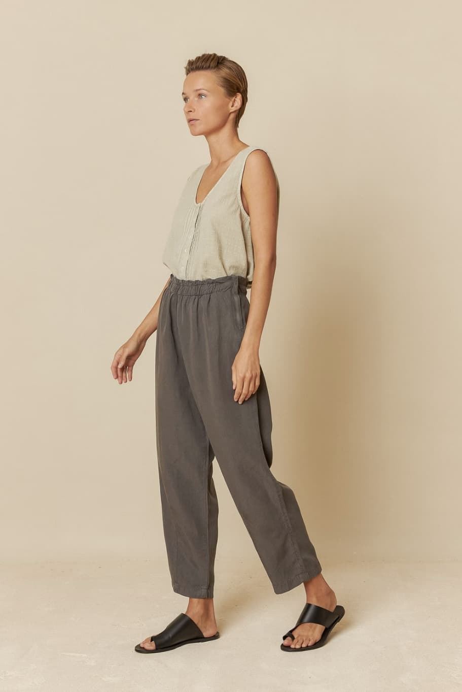 Pantalón Indi & Cold 561 sof casual gris carbón - Imagen 4