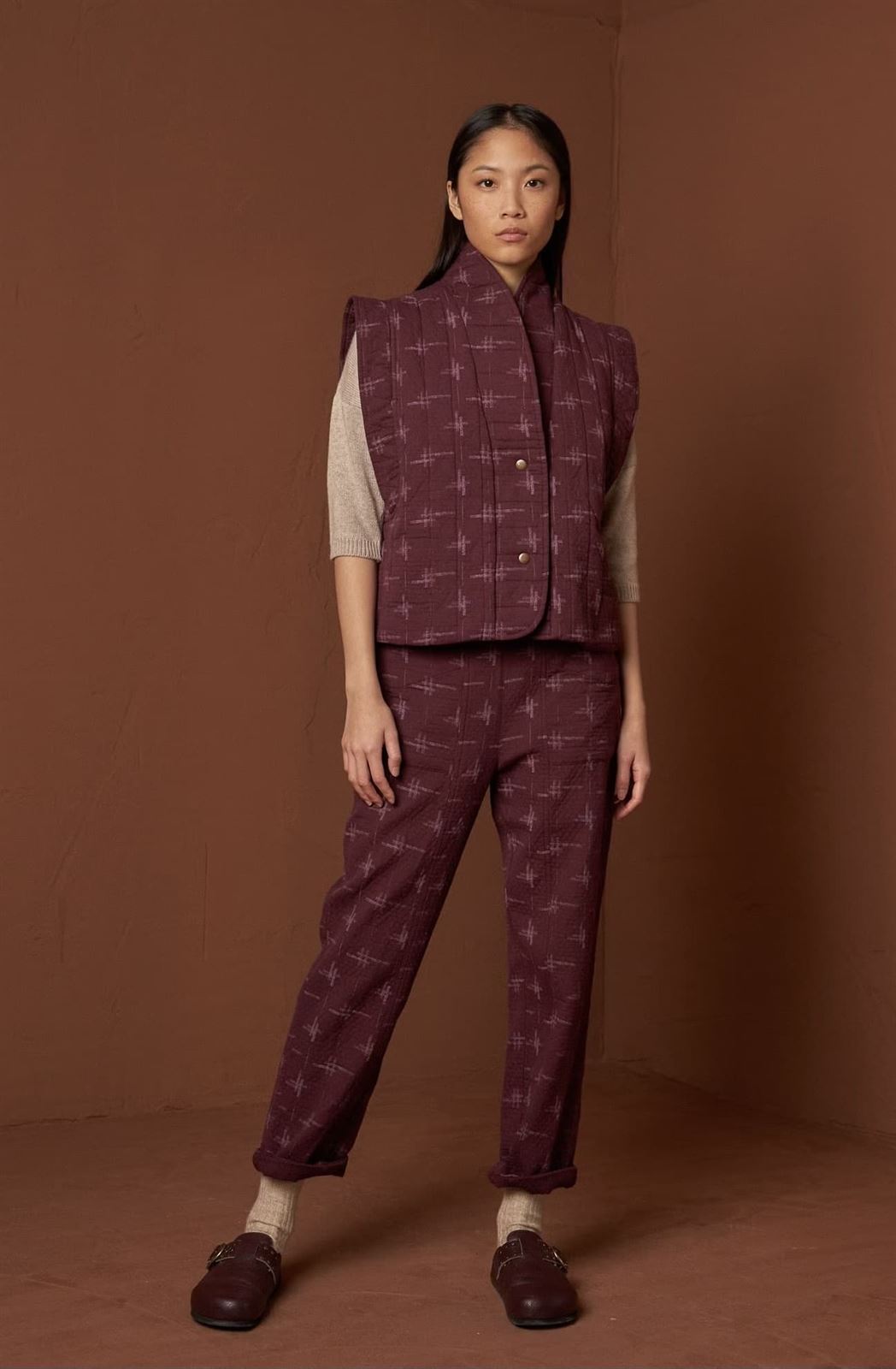 PANTALÓN Indi & Cold AD182  Jaquard granate - Imagen 2