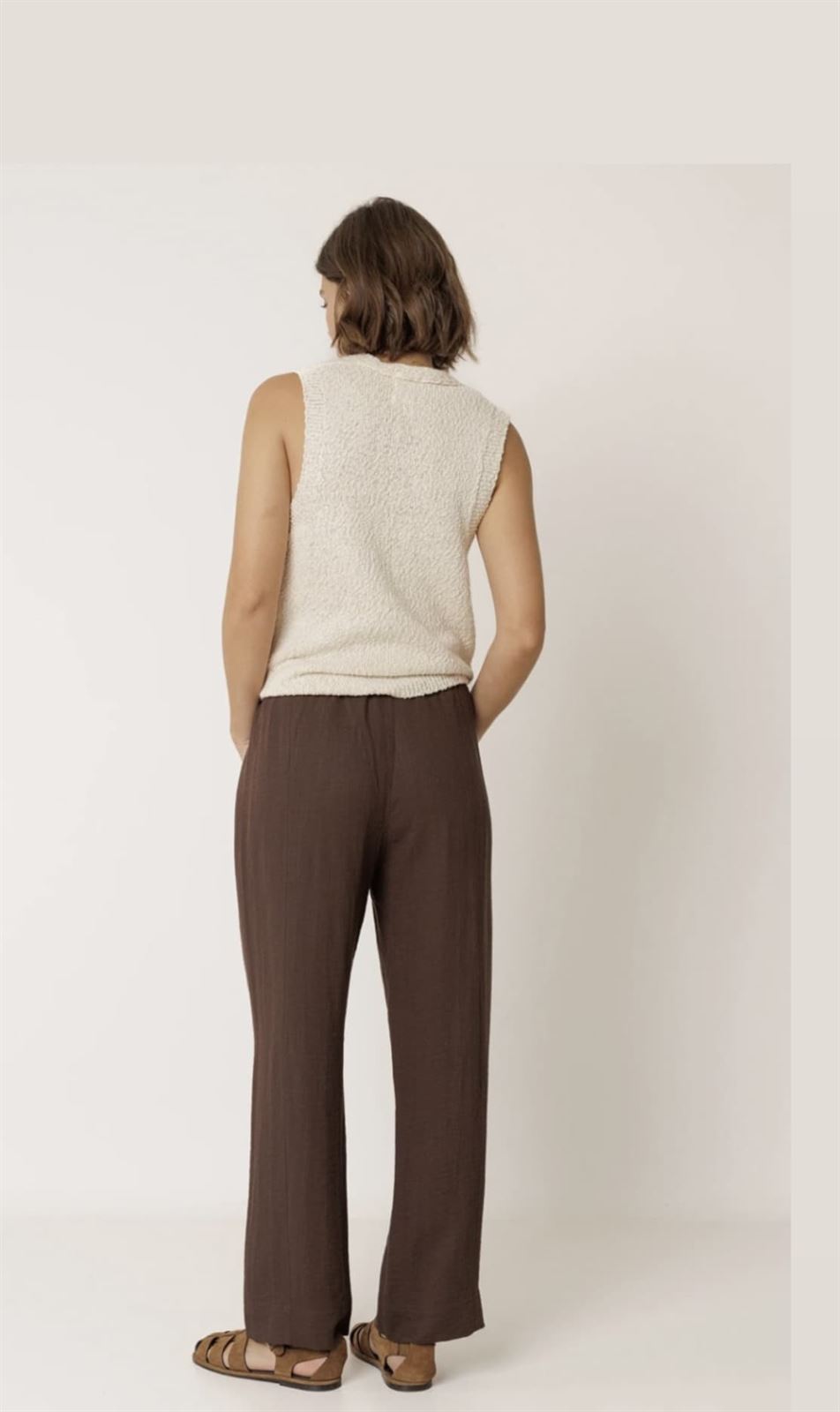 Pantalón Indi & Cold  NM290 FLUIDO CON CORDÓN  CHOCOLATE - Imagen 5