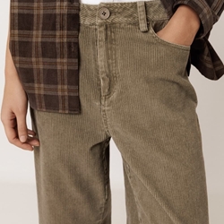 PANTALÓN Indi & Cold REF. MI316 engomado Micropana cuadros chocolate - Imagen 2