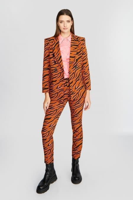 Pantalon minueto pitillo estampado etnico - Imagen 4