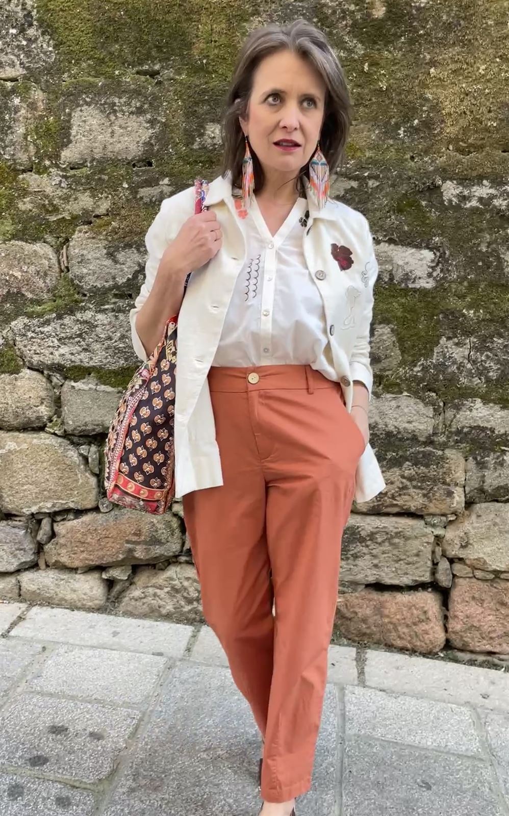 Pantalón Nice Things popelin pinzas naranja quemado - Imagen 7