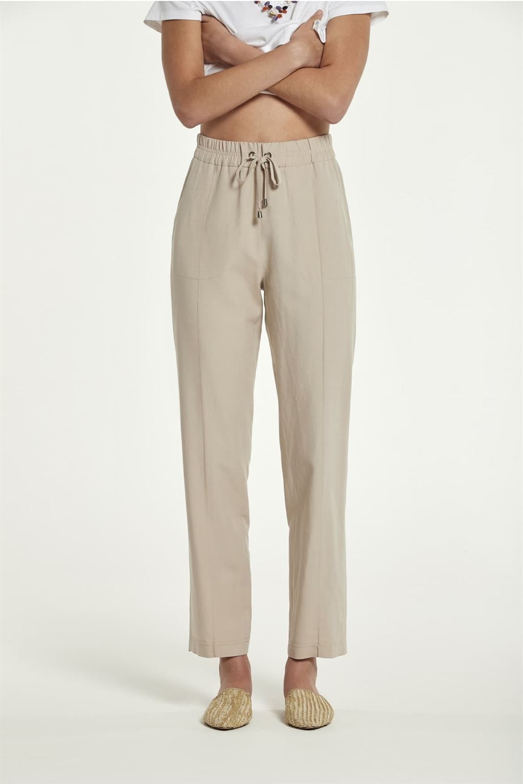Pantalón OKY TRANTA 3 lino viscosa beige - Imagen 4