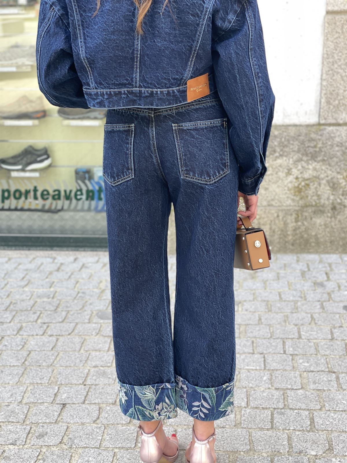 Pantalón Rinascimento vaquero dobladillo tapizado azul - Imagen 2
