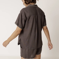 Pantalón short Indi & Cold AD182 ENGOMADO bordado manual gris carbón - Imagen 1