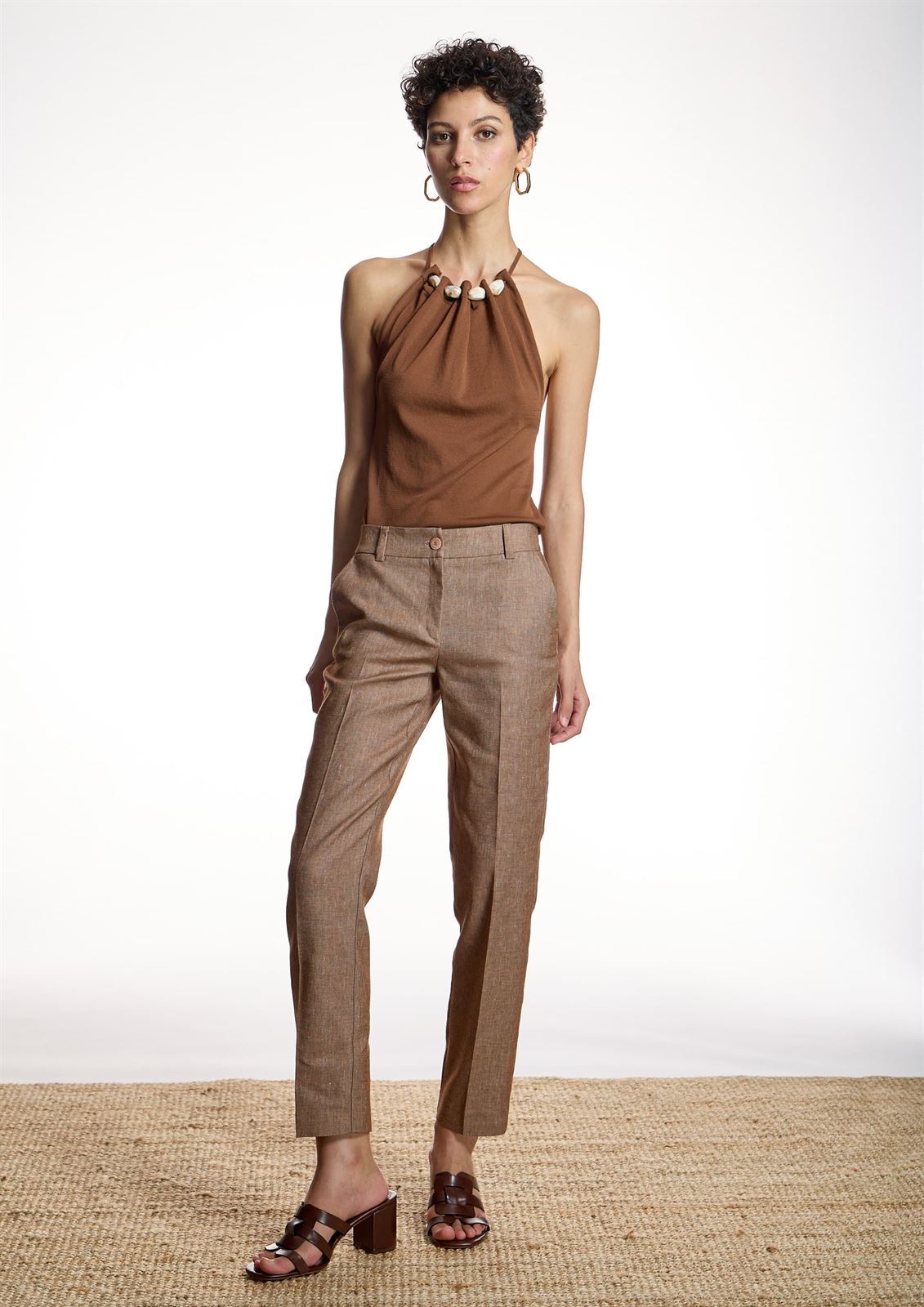 Pantalónbásico Alba Conde 1561-110-37  recto lino marrón - Imagen 1