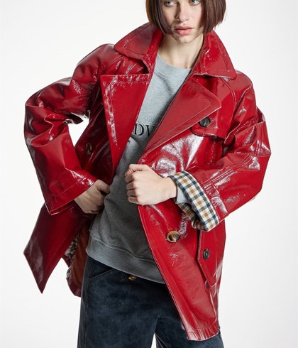 PARKA ALBA CONDE 6671 OVERSIZE ROJA EFECTO CHAROL - Imagen 2