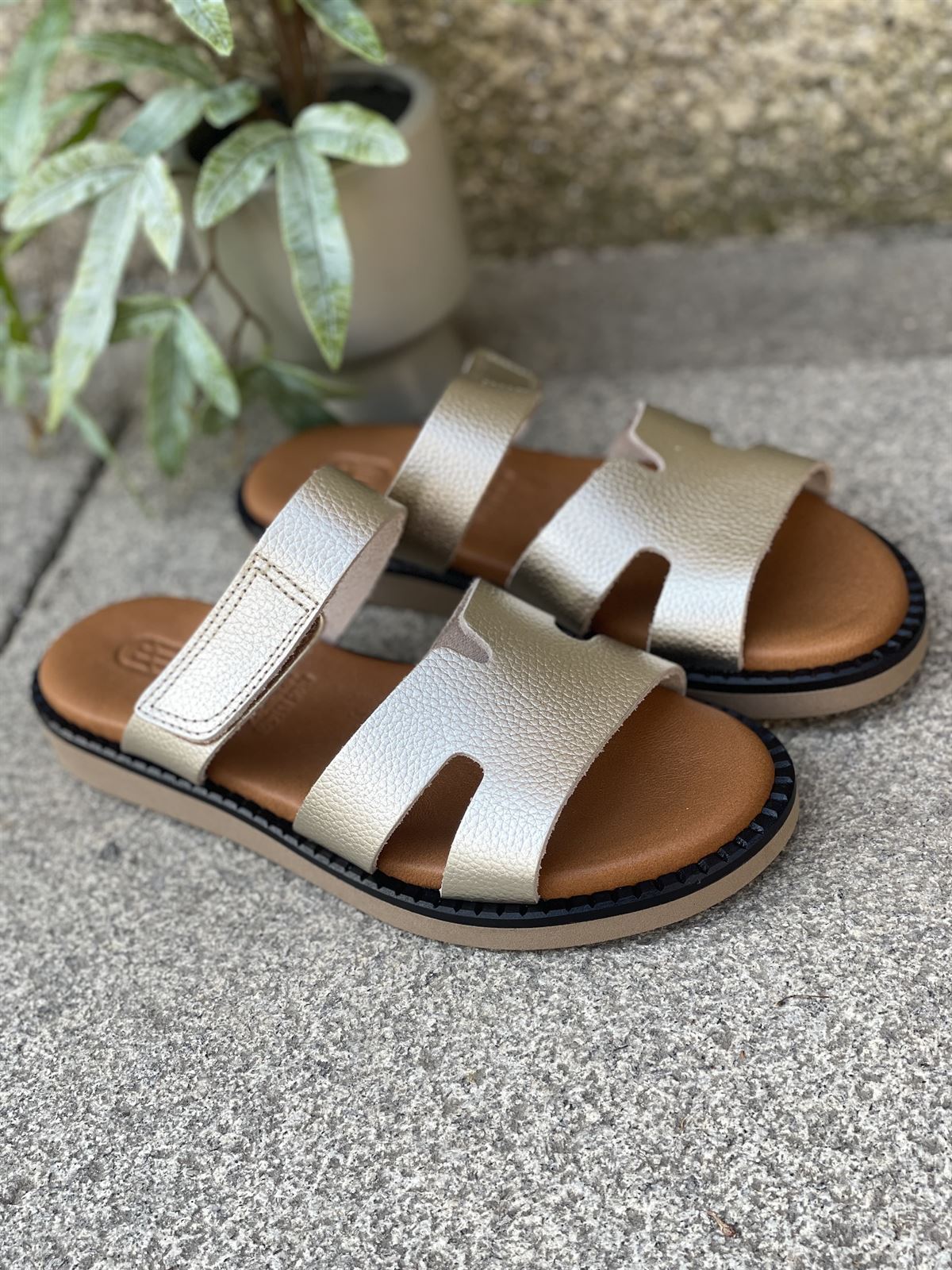 Sandalia 25390 HEE SHOES descalza piel metalizado clarito cava - Imagen 4