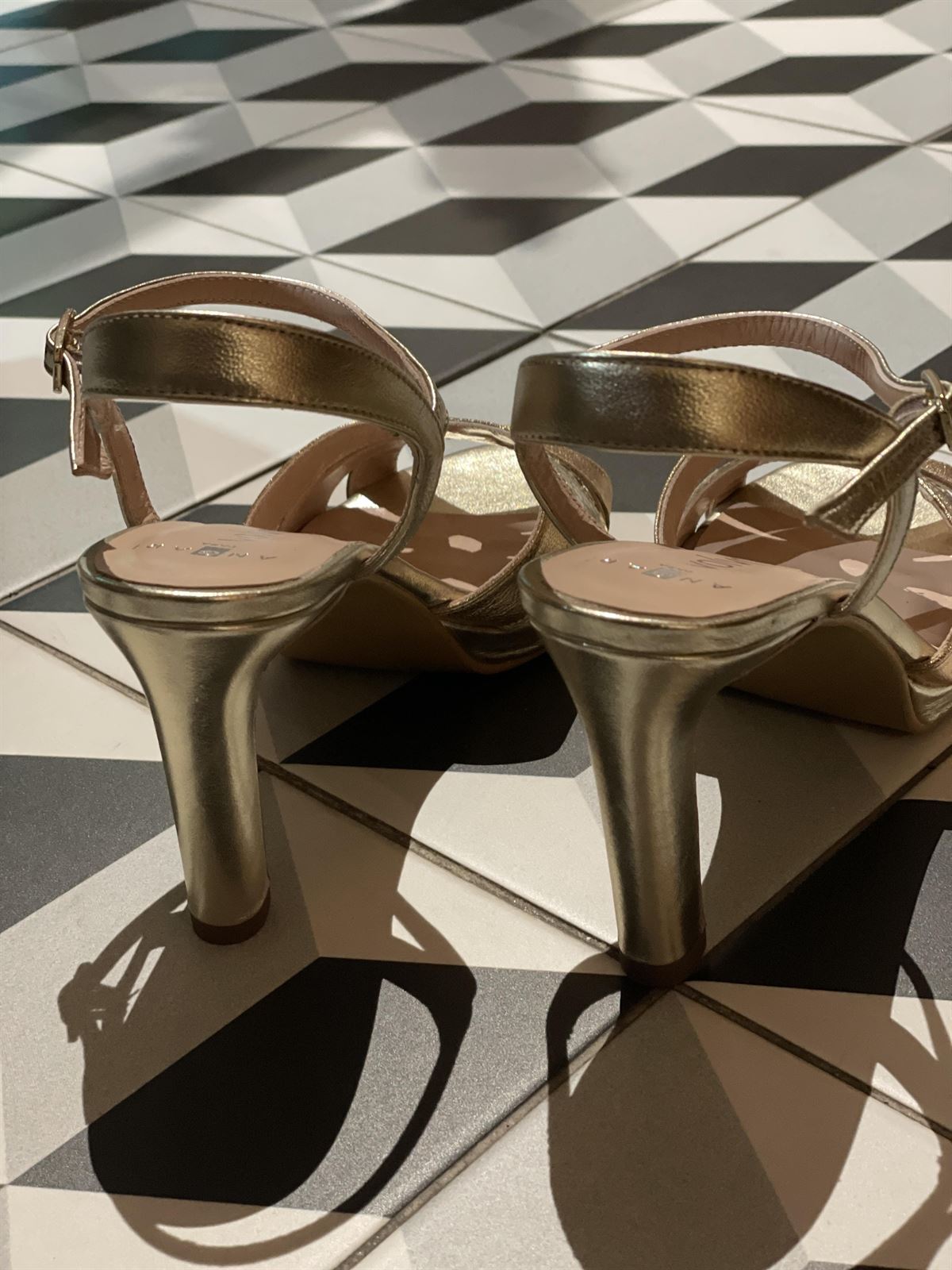 Sandalia Angari 50412 - MT KITTEN 3 TONOS METALIZADOS OROS - Imagen 4