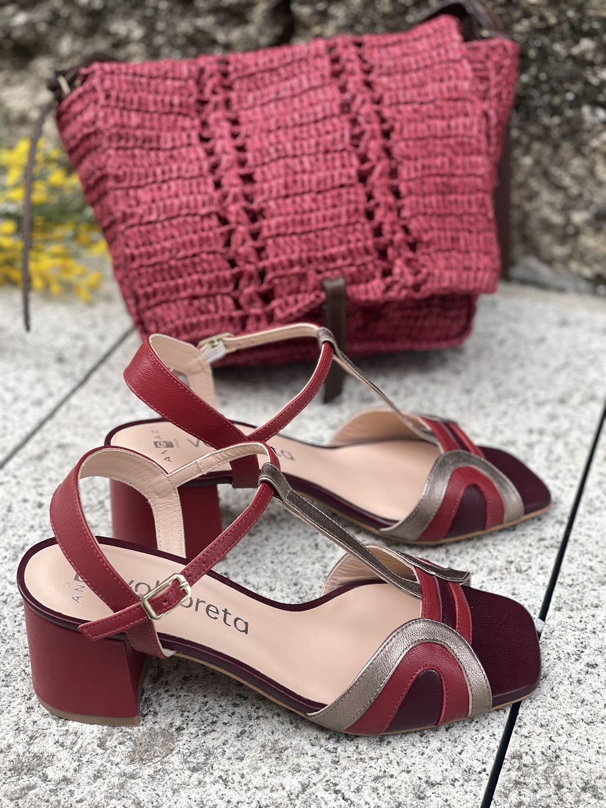 Sandalia Angari 52462 -MT FANNY granate tacón rojo - Imagen 5