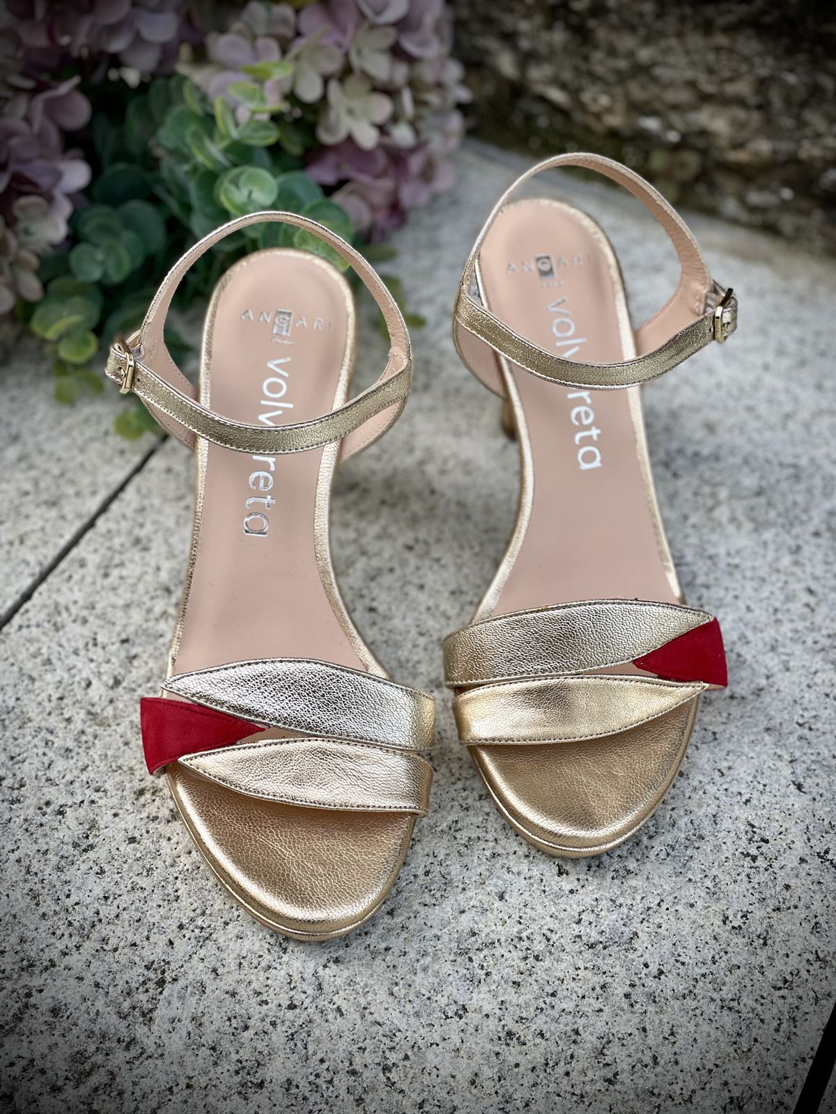 Sandalia Angari hojas dorado y rojo - Imagen 4
