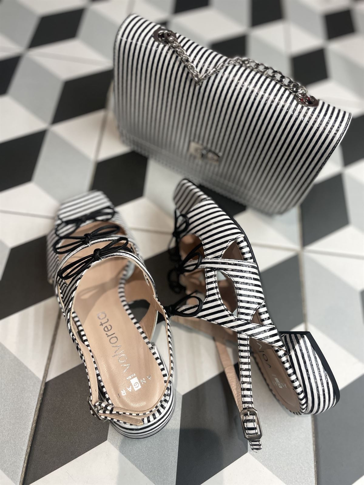 Sandalia Angari JA2 rayas lazos negros - Imagen 5