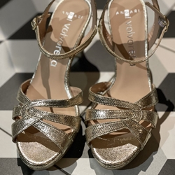 Sandalia Angari MAITE -75 escamas milos champan - Imagen 1