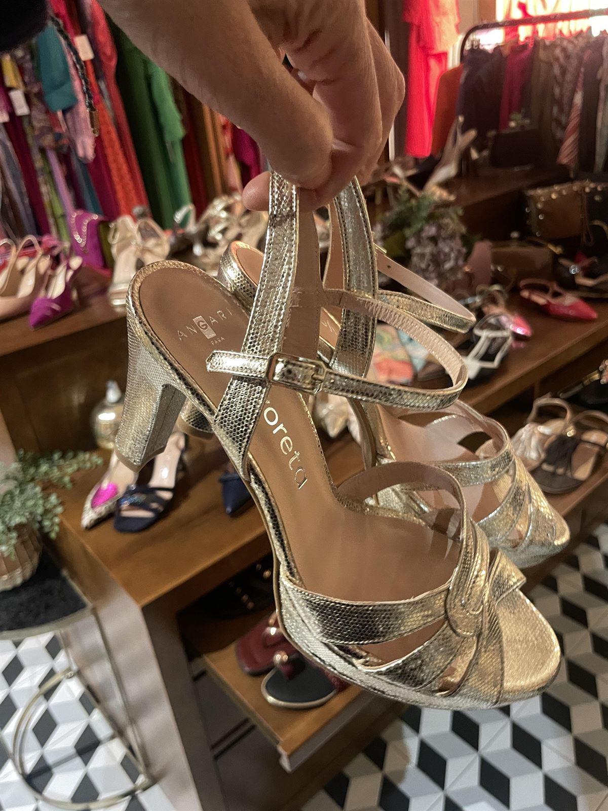 Sandalia Angari MAITE -75 escamas milos champan - Imagen 4