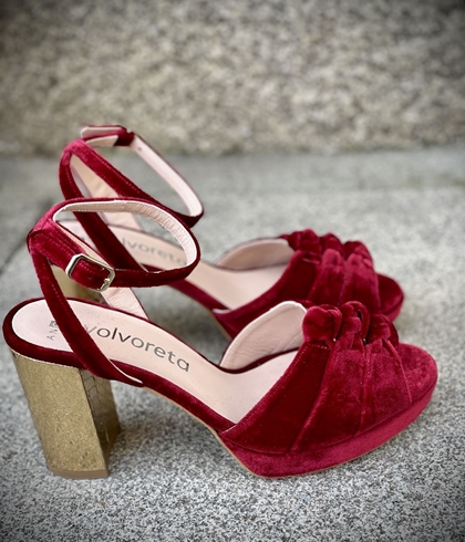 Sandalia Angari plataforma terciopelo roja. - Imagen 1