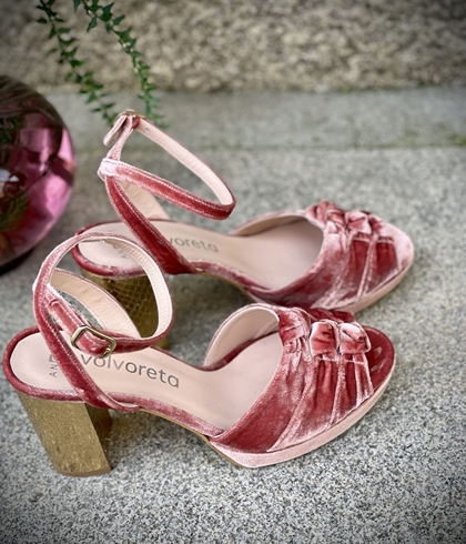Sandalia Angari plataforma terciopelo rosa. - Imagen 1