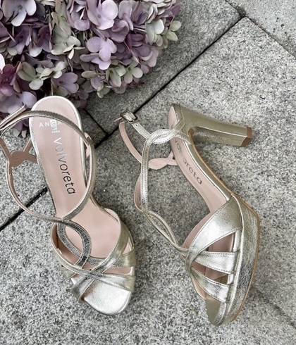 Sandalia Angari plataforma tiras dorado Champagne - Imagen 2