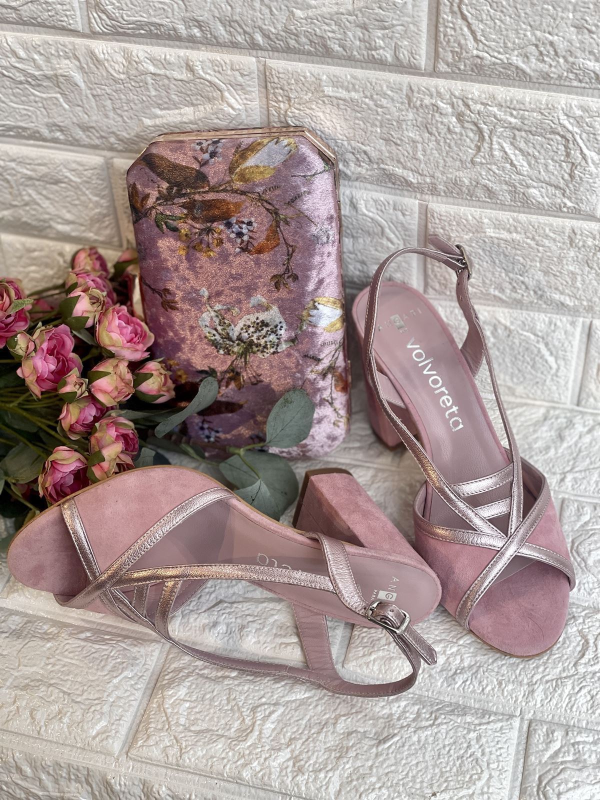 Sandalia Angari tacón ancho rosa. - Imagen 1