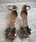 Sandalia Angari tacón champan flor strass. - Imagen 1