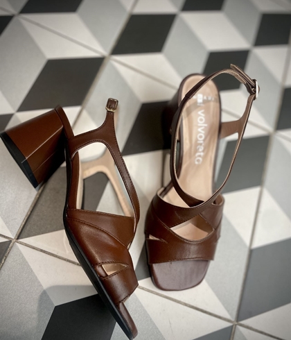 Sandalia Angari tacón marrón chocolate - Imagen 1