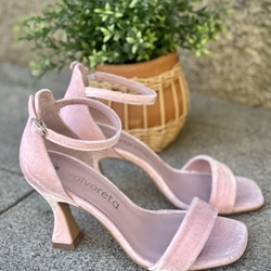 Sandalia Angari tira terciopelo rosa. - Imagen 2