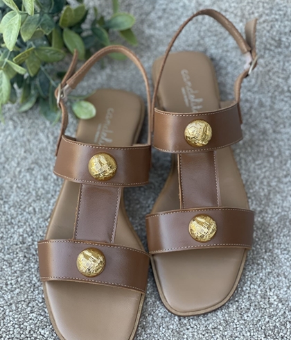 Sandalia Candelitas plana 3954 cuero camel. - Imagen 2
