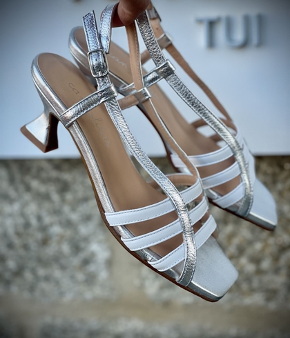 Sandalia Candelitas tiras Blanca y Plata - Imagen 1