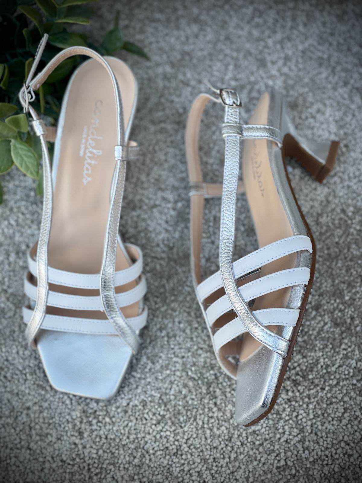 Sandalia Candelitas tiras Blanca y Plata - Imagen 4