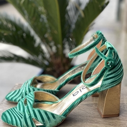 Sandalia Dibia by Ezzio terciopelo verde - Imagen 1