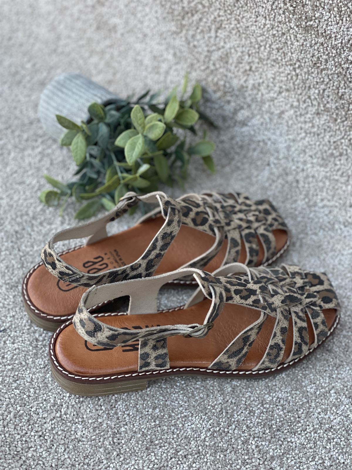 Sandalia HEEE SHOES cangrejera PIEL LEOPARDO - Imagen 4