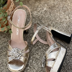 Sandalia Noa Harmon adorno strass champagne - Imagen 2