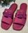 Sandalia Noa Harmon CIRCUS plana pala fucsia. - Imagen 2