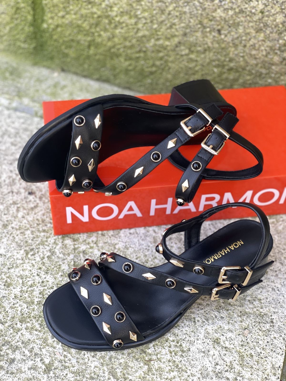 Sandalia Noa Harmon CRETA abalorios negro - Imagen 2
