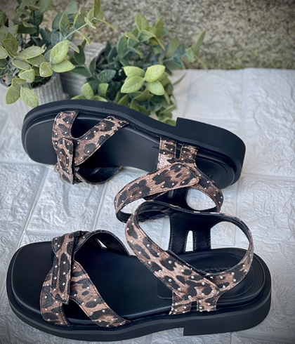 Sandalia Noa Harmon HOT  cierre velcro print - Imagen 2