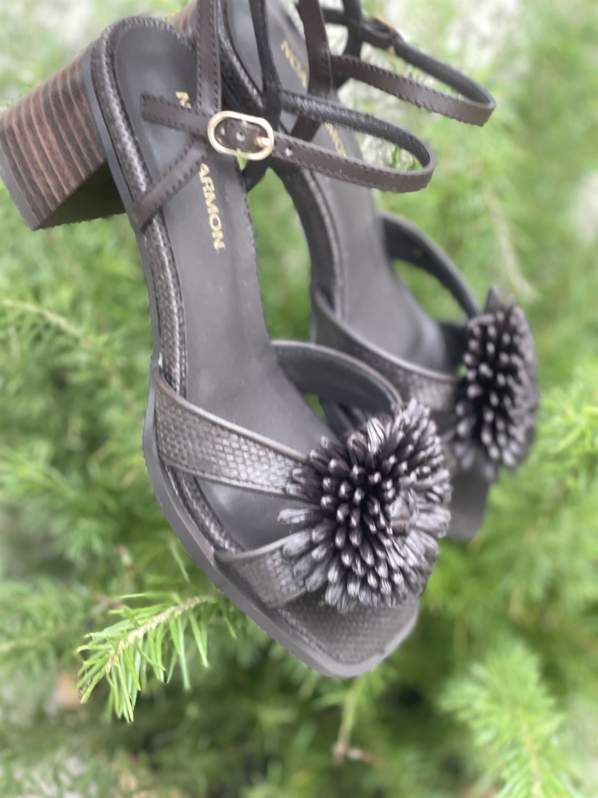 Sandalia Noa Harmon RIVA FLOR CHIOCOLATE - Imagen 1