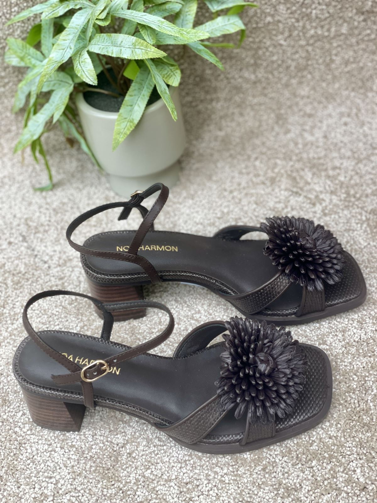Sandalia Noa Harmon RIVA FLOR CHIOCOLATE - Imagen 3