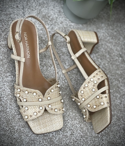 Sandalia Noa Harmon SALINA tachas beige - Imagen 1