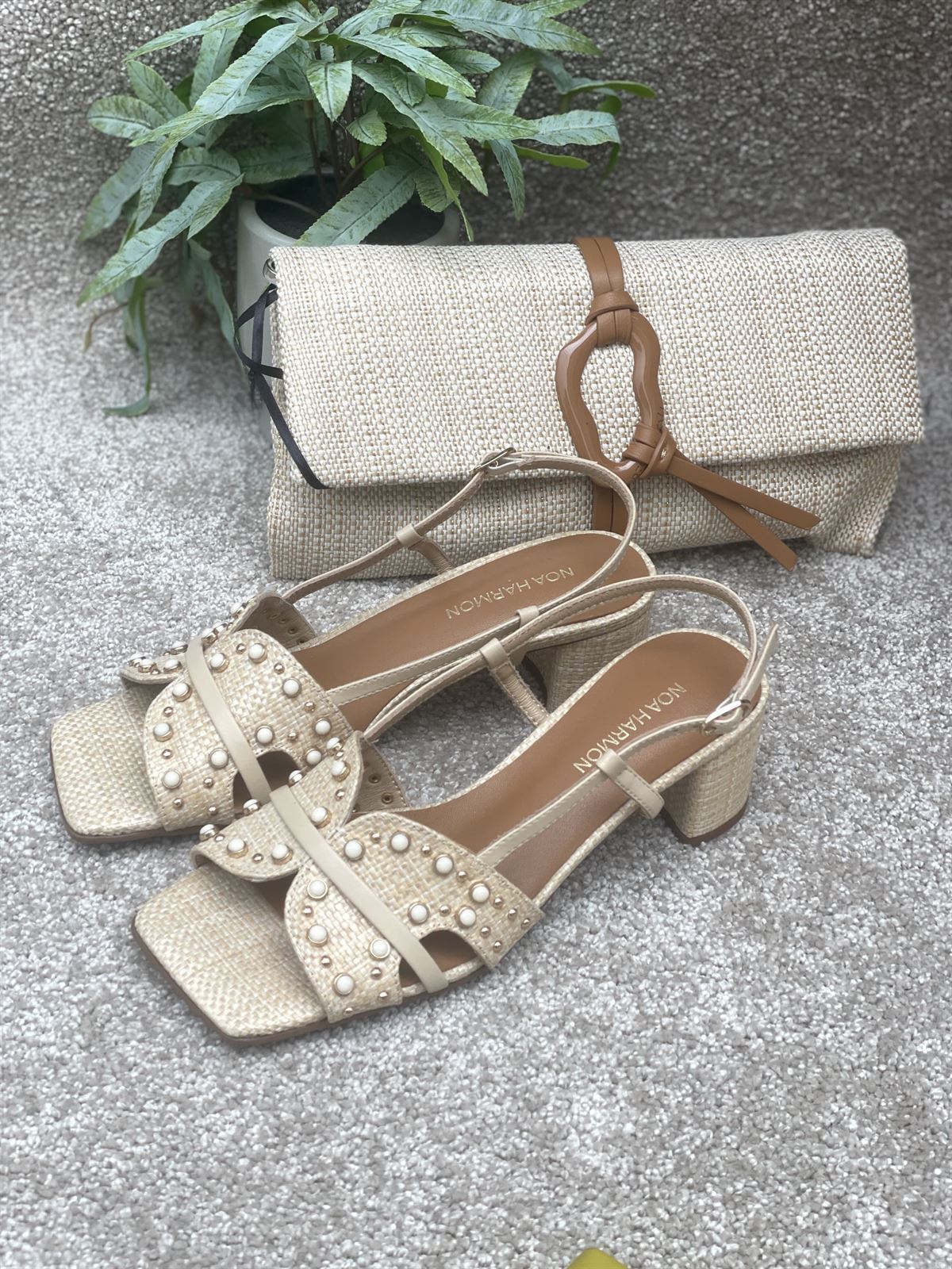 Sandalia Noa Harmon SALINA tachas beige - Imagen 4