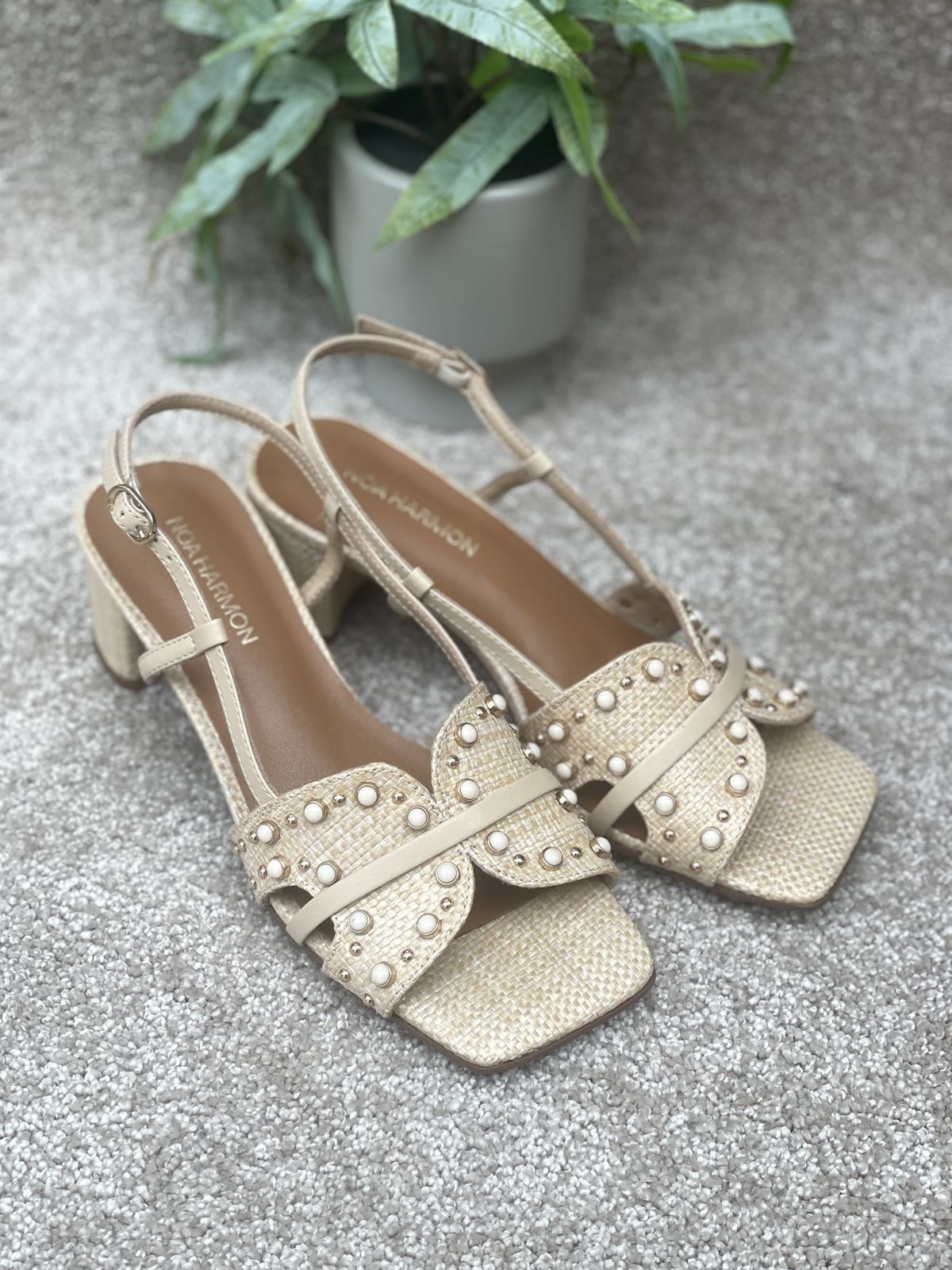 Sandalia Noa Harmon SALINA tachas beige - Imagen 5