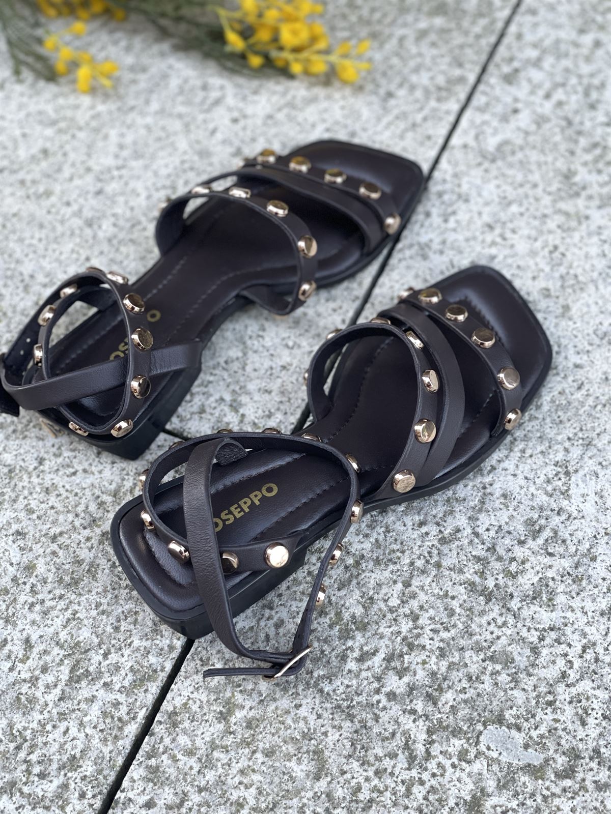 Sandalia plana  GIOSEPPO MINDO 79025 PIEL TACHAS - Imagen 2