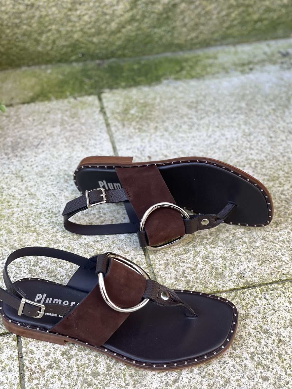 Sandalia Plumers Menorca 3023 dedo marrón choco - Imagen 2