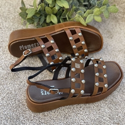 Sandalia Plumers Menorca 3762 Bio tachas cuero - Imagen 1