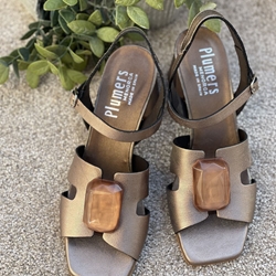Sandalia Plumers Menorca 3990 tacón piedra bronce - Imagen 1