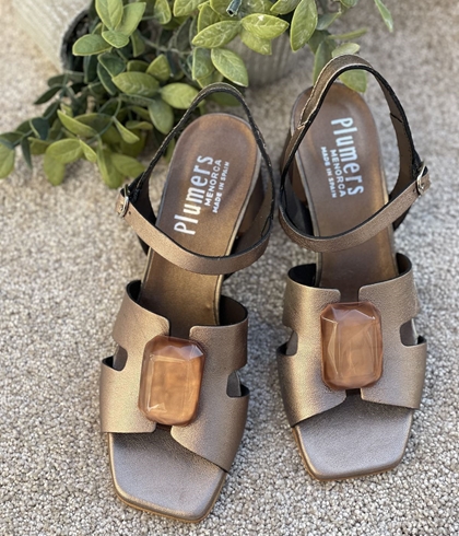 Sandalia Plumers Menorca 3990 tacón piedra bronce - Imagen 1
